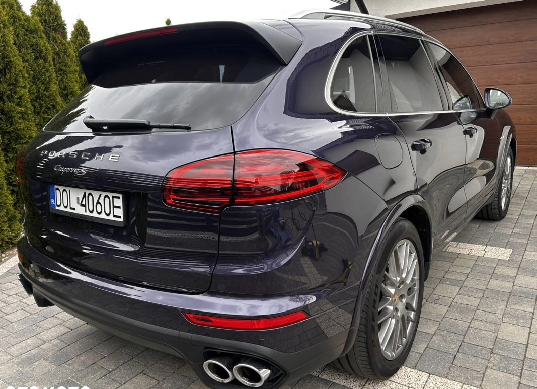 Porsche Cayenne cena 229000 przebieg: 200000, rok produkcji 2017 z Międzybórz małe 667